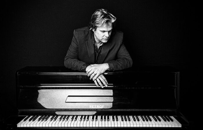 Roel Spanjers & Band spelen op verjaardagsfeestje VVCL in Hengelo
