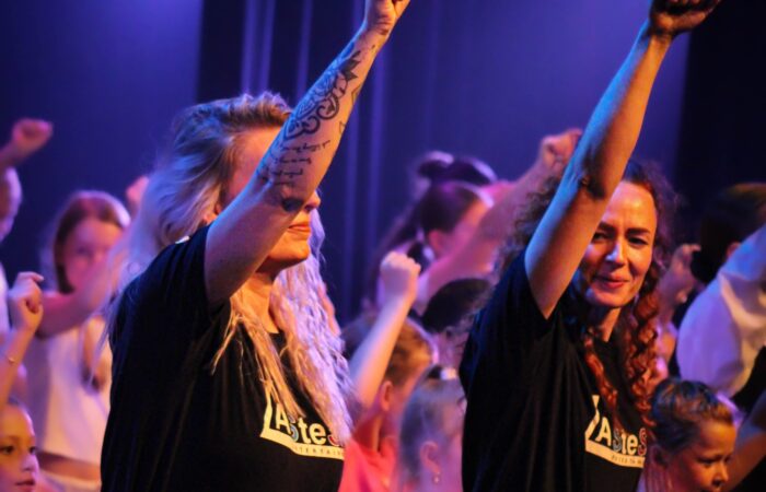 Grote eindshow Dansschool La SteSa in Schouwburg Hengelo