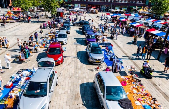 Snuffel rond op de Kofferbakverkoop in Enschede