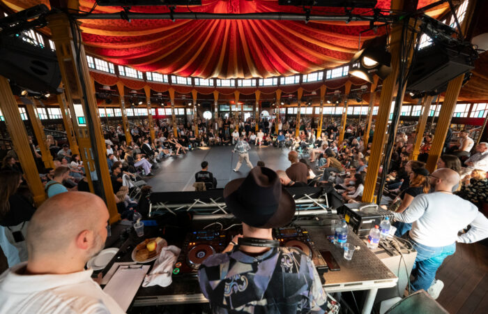 Danstent terug op Oude Markt tijdens Dansdagen Enschede