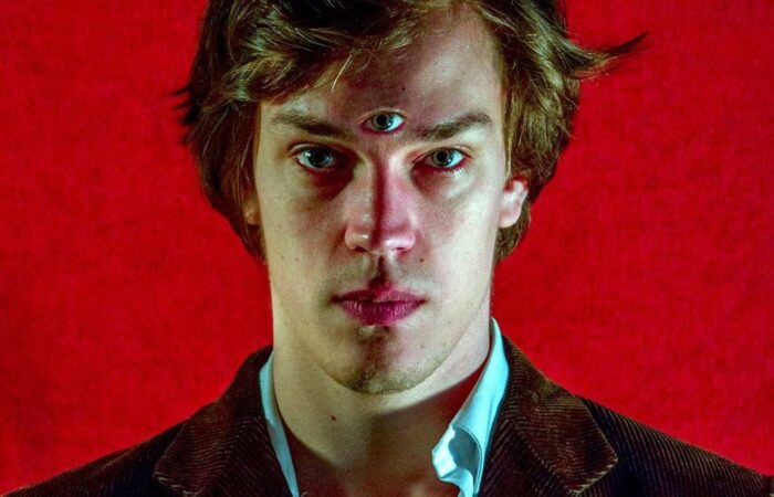 Cabaretier Thom Gerrits speelt in 't Verborgen Theater Boekelo