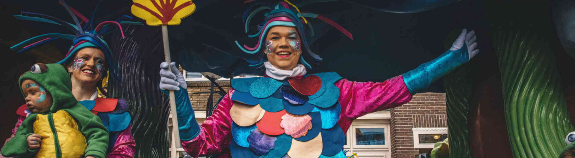 1 T Carnavalsoptocht Oldenzaal 240211 124427 023496