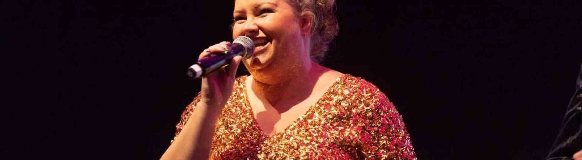 Maureen zingt