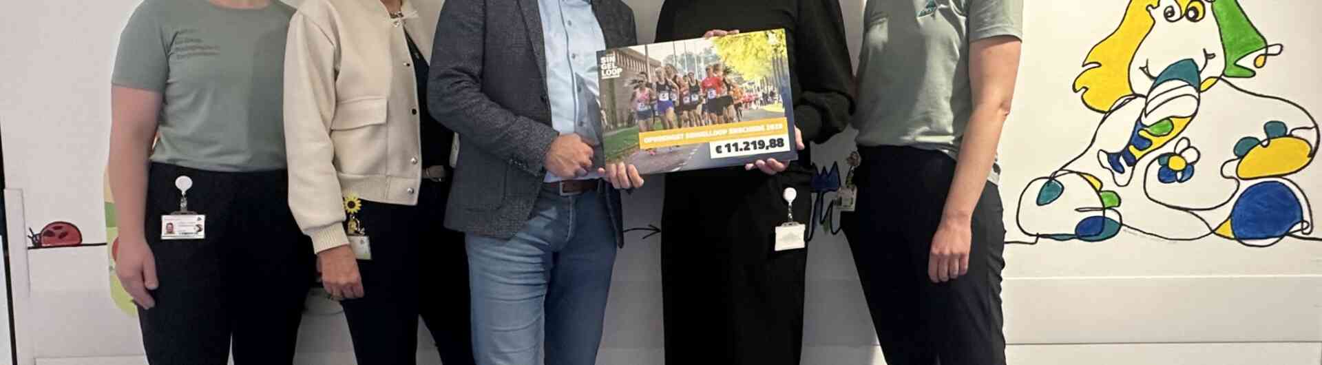 Overhandiging Vrienden van MST