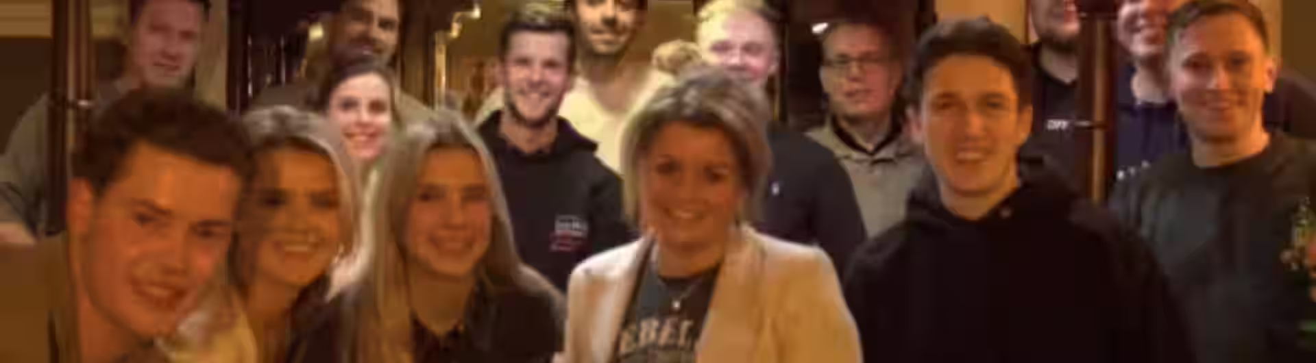 Poaske mensen 683x1024