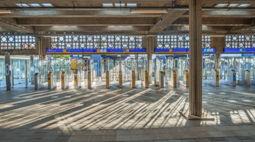 20210530 Treinstation Enschede poortjes Coen Krukkert