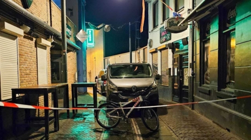 20231211 Politie inval coffeeeshop Enschede Stadsgravenstraat Black Se