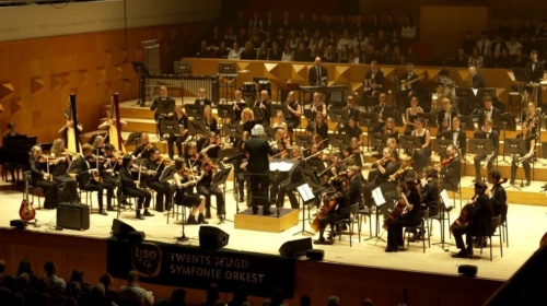 20250323 OOST Het Twents Jeugd Symfonie Orkest onder leiding van dirigent Carl Wittrock