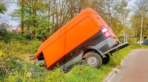 20260417 busje ongeluk Enschede News United Dennis Bakker