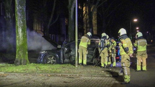 Auto uitgebrand in Enschede 23122024