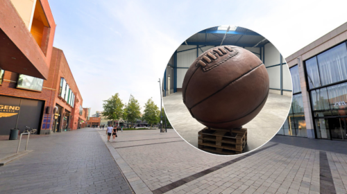 Enorme leren voetbal op van heekplein enschede700