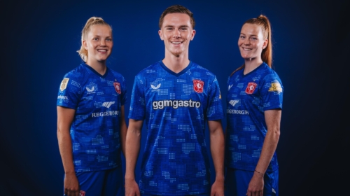 FC Twente met vrouwen uittenue FC Twente Media
