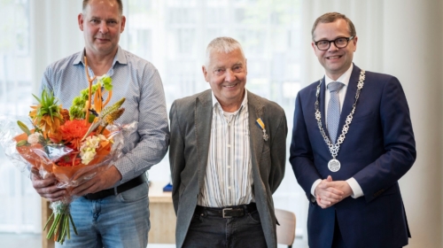 Lintjes alsnog voor twee Almeloers