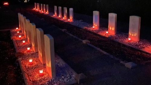 Lichtjes op graven in wierden