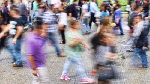 Mauro mora 31 publiek straat onscherp p Oduw ZGE unsplash