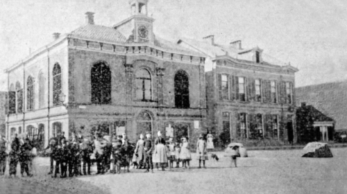 Oude stadhuis hengelo met offersteen periode 1871 1896 museum hengelo