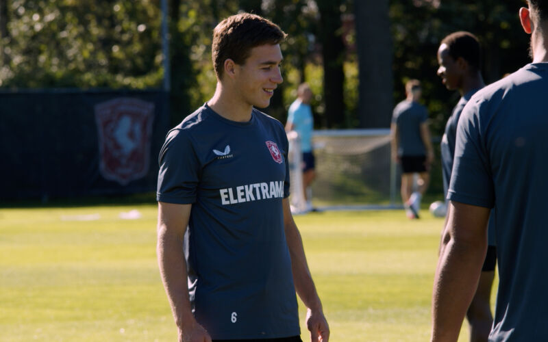 20230905 CAREL EITING OP TRAINING FC TWENTE STILL 1 TWENTE