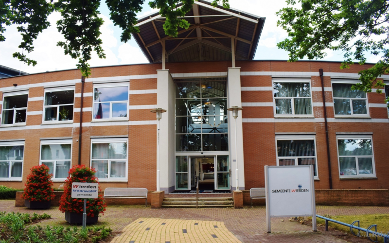 Gemeentehuis wierden 2