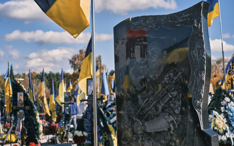 Oekraïne - begraafplaats - vlag