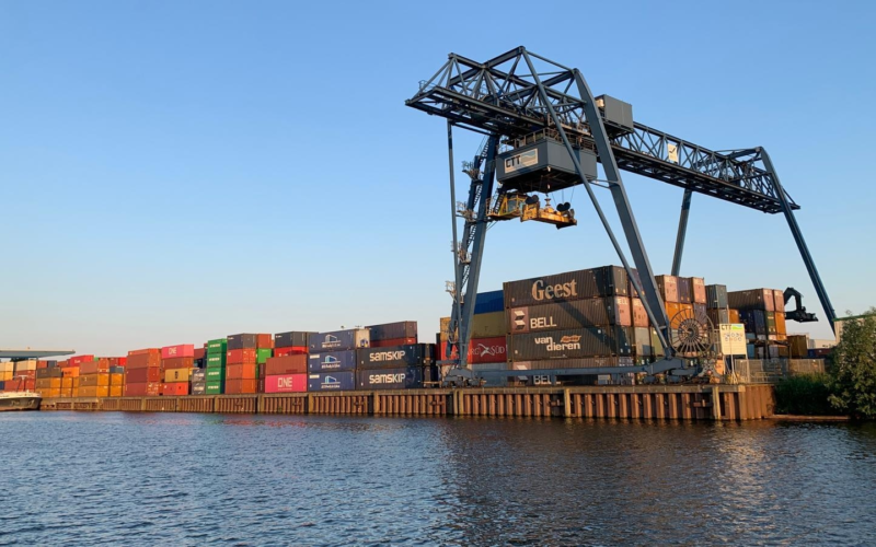 Foto kanaal terminal containers hengelo 1twente