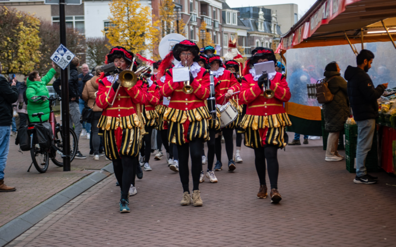 Muziek Pieten intocht Almelo