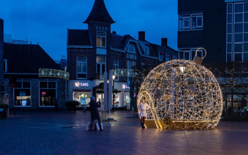 Kerstbal Koornmarkt Almelo