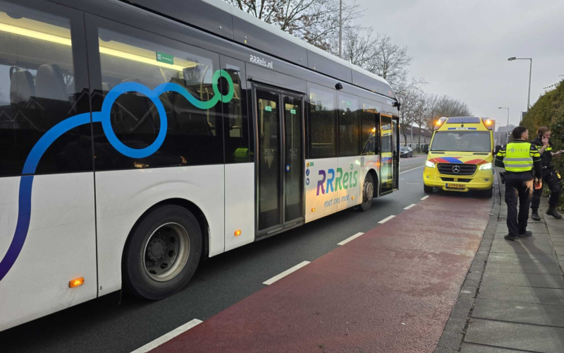 Fietser in botsing met lijnbus in Enschede