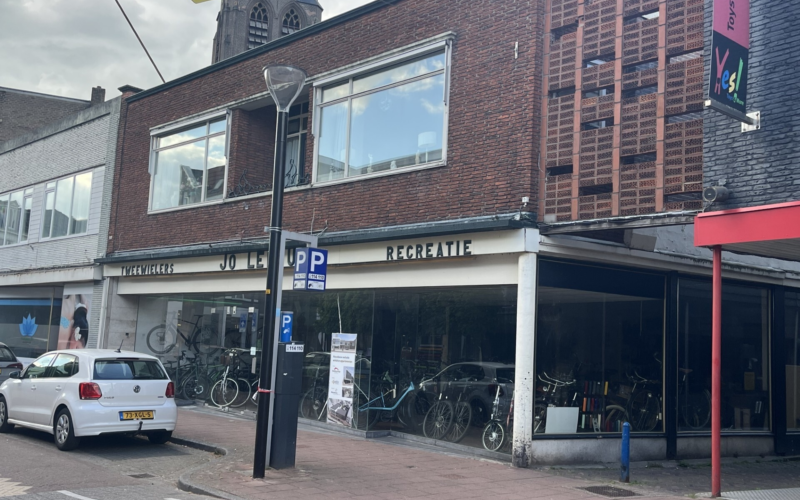 Pand Oranjestraat 6 dat na de oorlog weer in handen van de rechtmatige Joodse eigenaar kwam