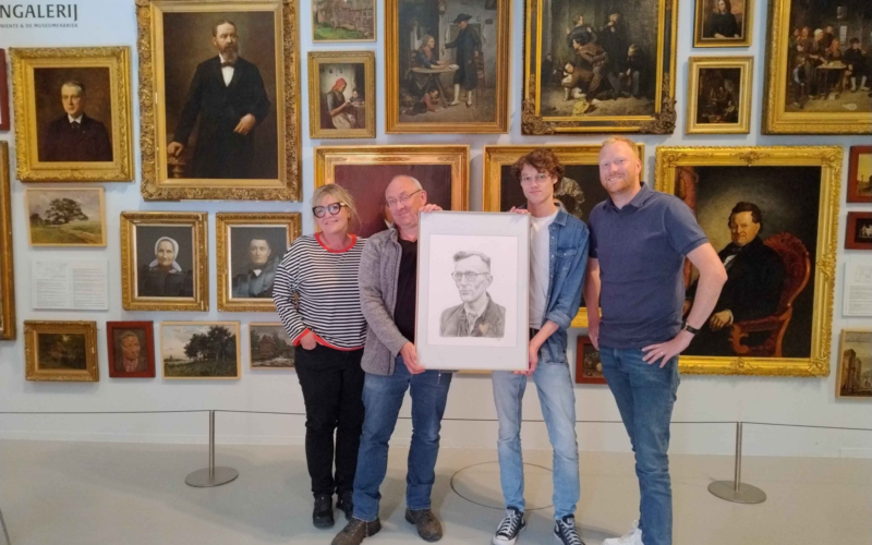 Overhandiging portret Cor Hilbrink Museumfabriek