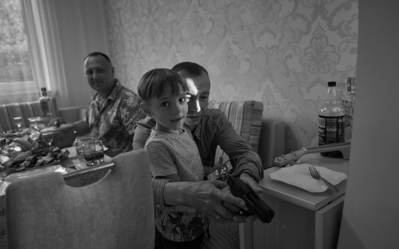 Oekraïne - pistool - jochie