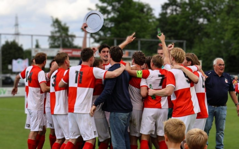 DSVD Deurningen kampioen