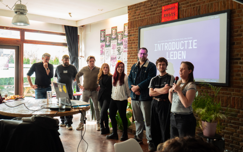 Nachtraad stelt zich voor in Enschede 20260409