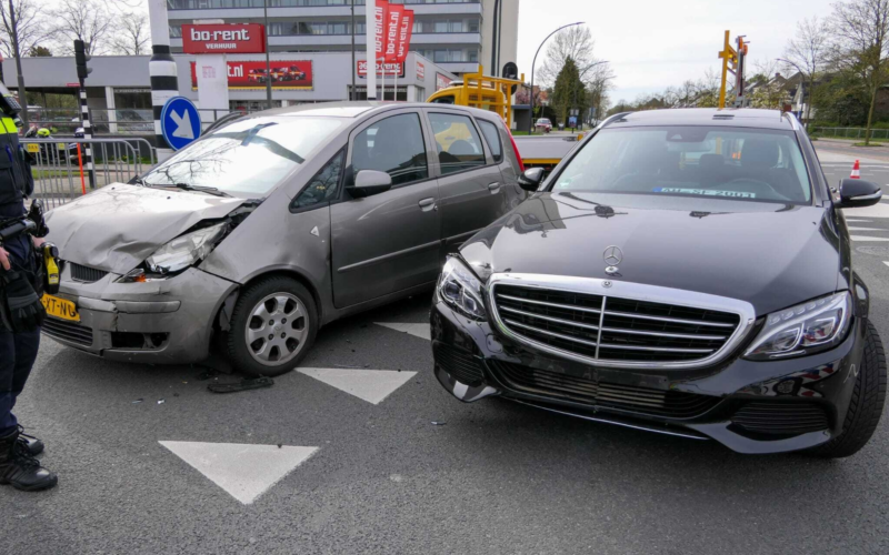 20260412 ongeluk Enschede News United Dennis Bakker