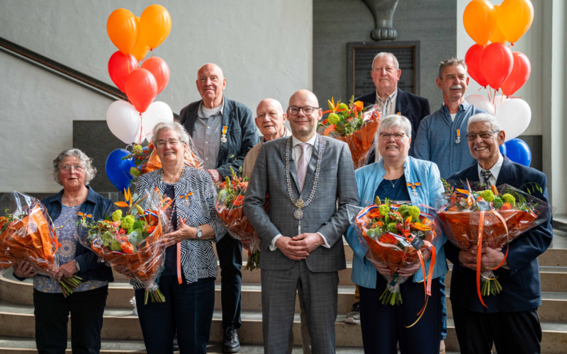 Lintjesregen 2026 groepsfoto ochtend enschede