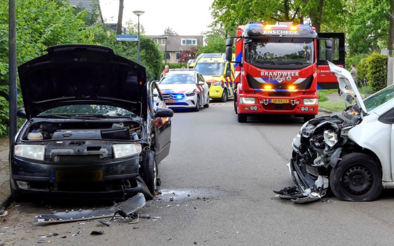 Aanrijding kruising enschede 20260509 01