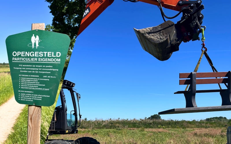 Plaatsing bankjes Aalanderveld