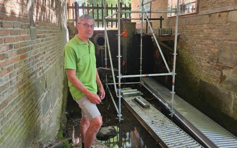 Molenaar Johan Wigger is blij dat de Watermolen van Bels