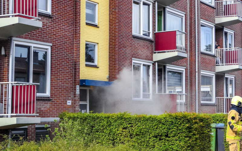 20260630 brand flatgebouw enschede grasmaaier Paulus Potterstraat 01