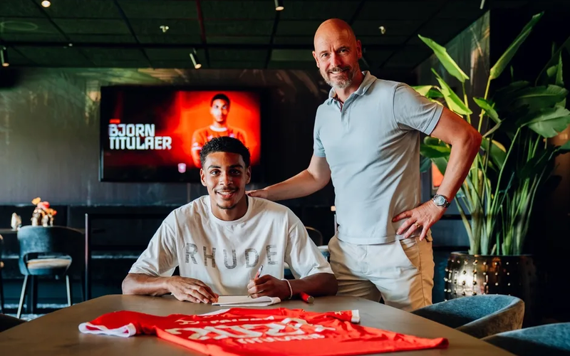Bjorn titulaer tekent contract bij fc twente met erik ten hag 2026