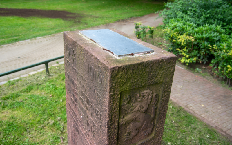 Gestolen monument Van Heekpark9