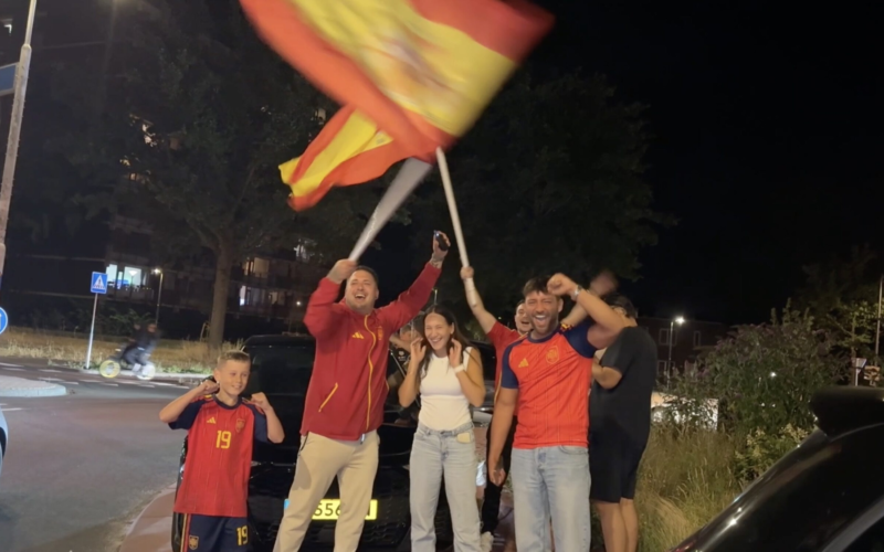 20260720 Spanje wk winst viering Enschede News United Dennis Bakker