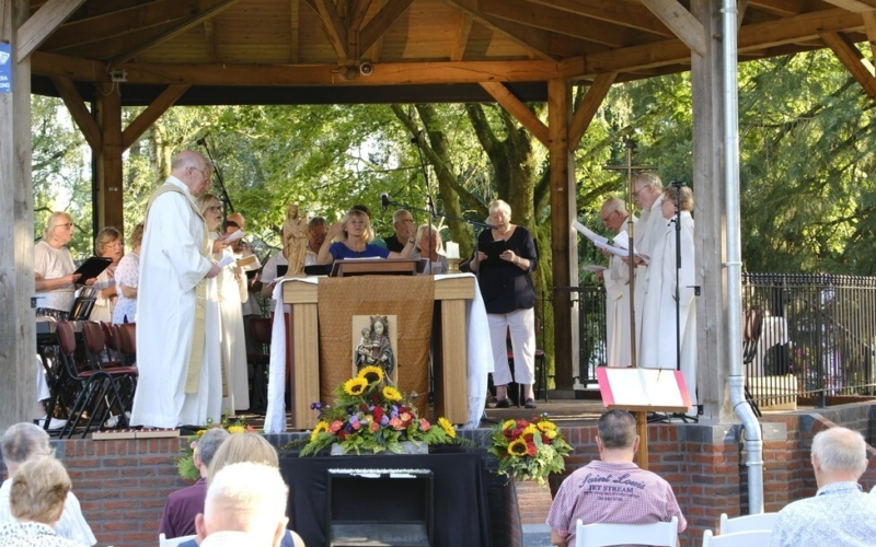 Eucharistieviering Muziekkoepel