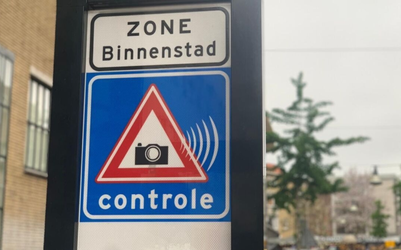 20230523 enschede waarschuwingsbord zone binnenstad controle 2023 08 22 125457 vnpt