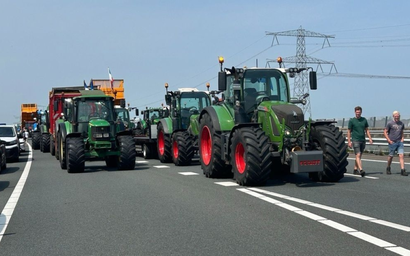 260720 demonstratie boeren trekkers snelweg RTV OOST