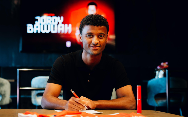Jordy Bawuah FC Twente contractondertekening
