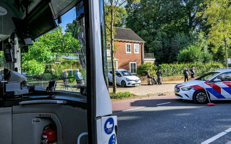 bus - botsing - auto