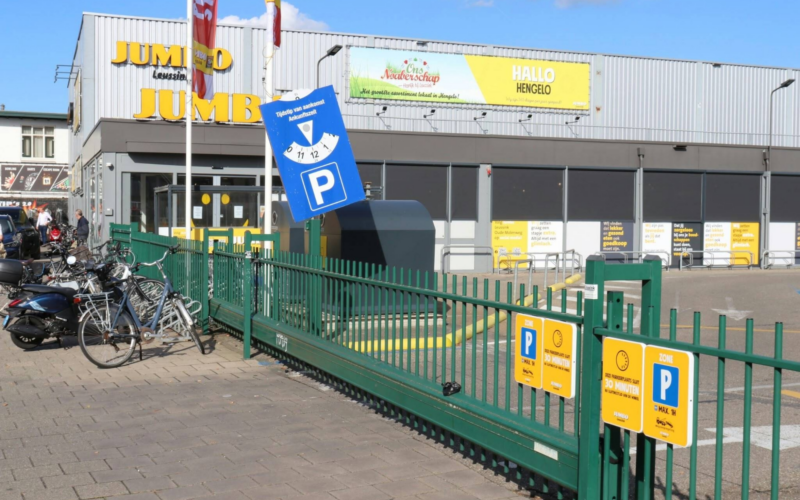 20261002 vrouw met onbegrepen gedrag oude molenweg supermarkt foto news united