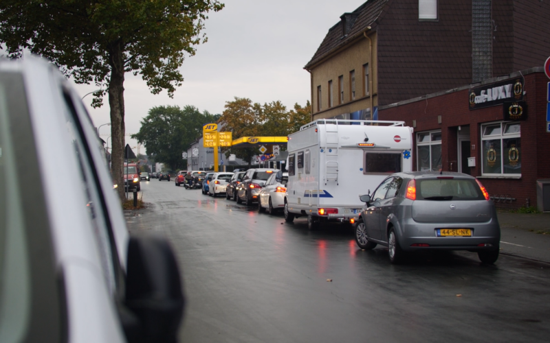 Drukte voor de jet gronau nederlandse autos