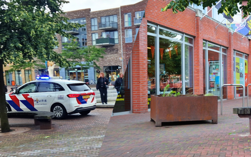 Politie plantenbakken marktplein