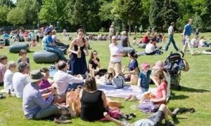 12053 Lustrum Picknick 400x267